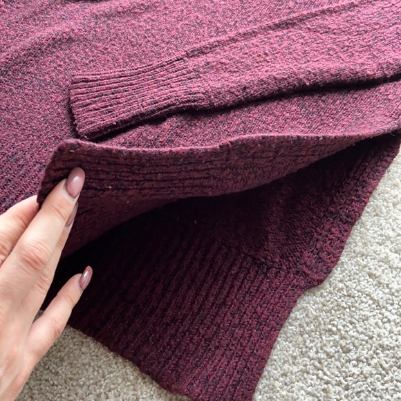 Turtle Neck Ribbed Maroon Sweater - Picture 4 of 6